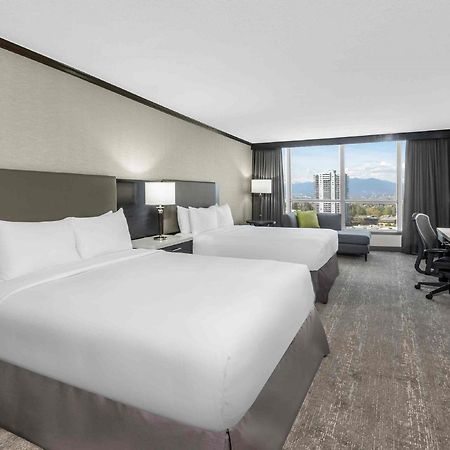 ฮิลตัน แวนคูเวอร์ เมโทรทาวน์ Hotel เบิร์นนาบี ภายนอก รูปภาพ