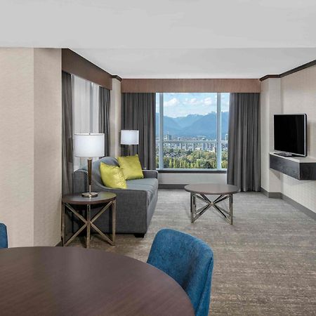 ฮิลตัน แวนคูเวอร์ เมโทรทาวน์ Hotel เบิร์นนาบี ภายนอก รูปภาพ
