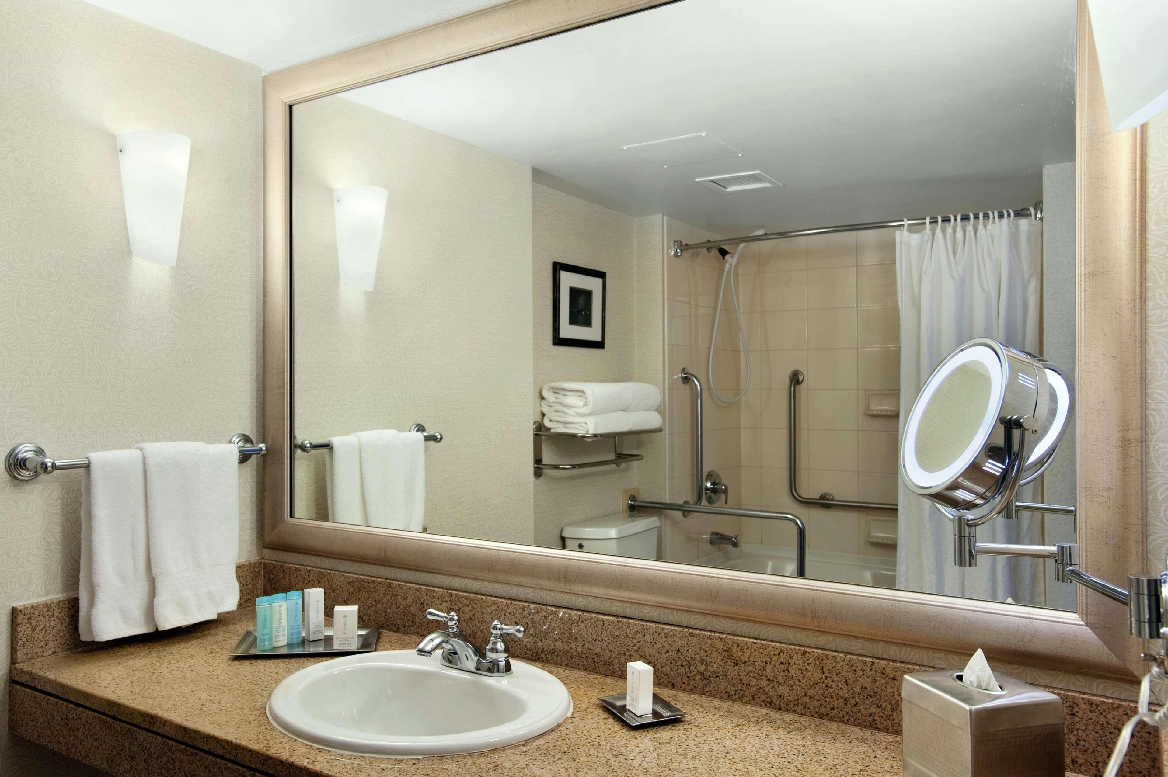 ฮิลตัน แวนคูเวอร์ เมโทรทาวน์ Hotel เบิร์นนาบี ภายนอก รูปภาพ