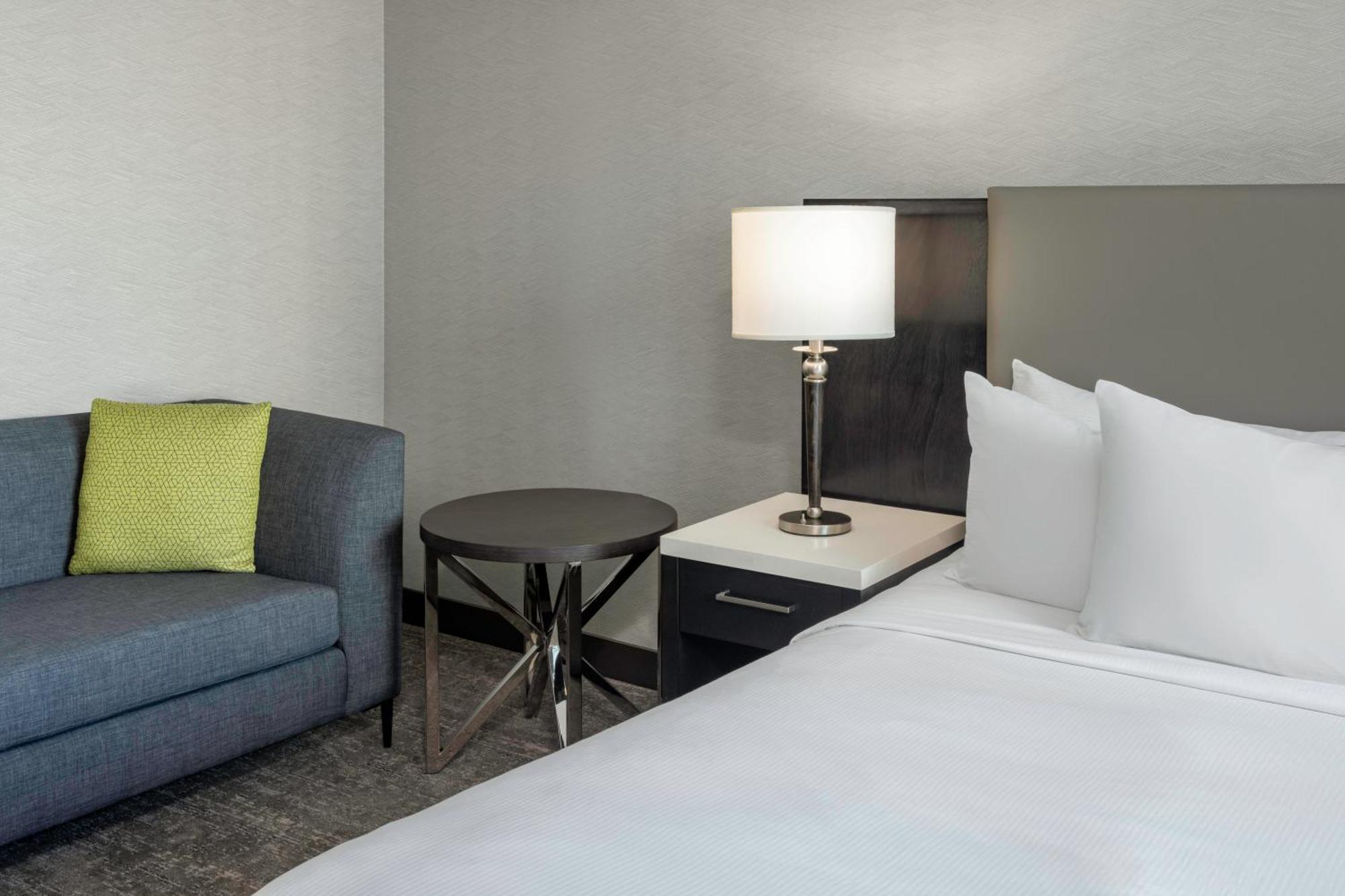 ฮิลตัน แวนคูเวอร์ เมโทรทาวน์ Hotel เบิร์นนาบี ภายนอก รูปภาพ