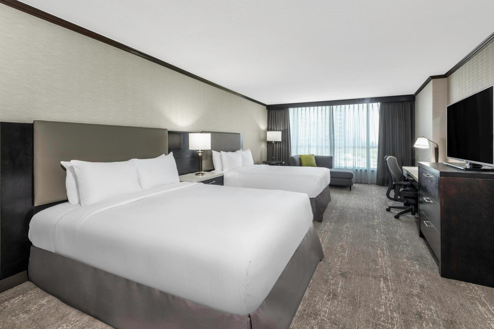 ฮิลตัน แวนคูเวอร์ เมโทรทาวน์ Hotel เบิร์นนาบี ภายนอก รูปภาพ