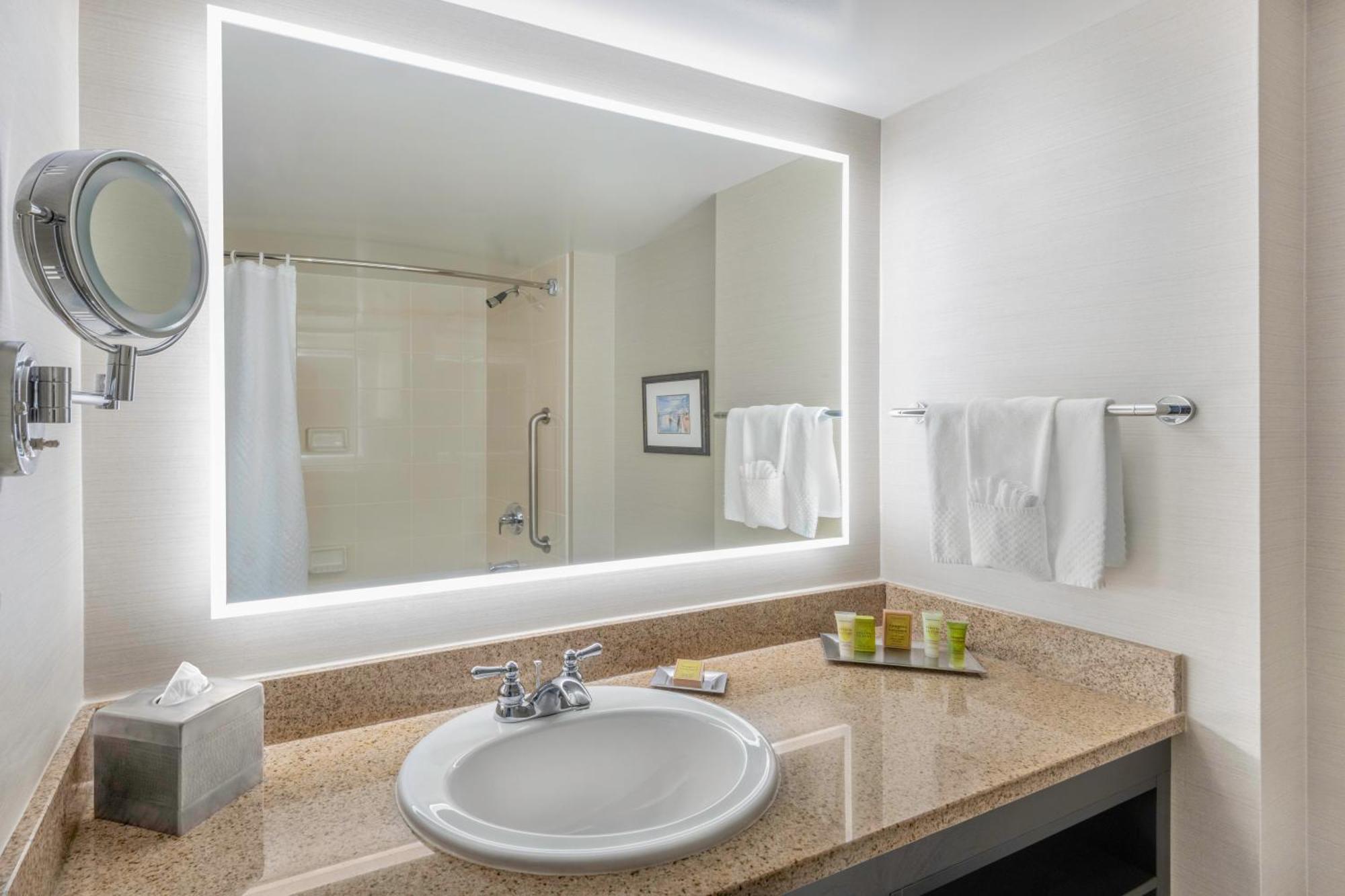 ฮิลตัน แวนคูเวอร์ เมโทรทาวน์ Hotel เบิร์นนาบี ภายนอก รูปภาพ
