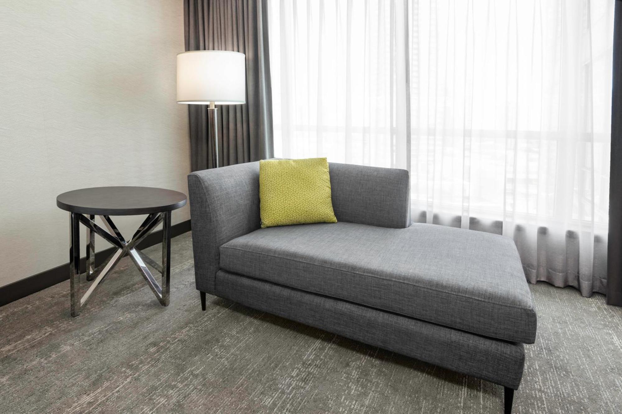 ฮิลตัน แวนคูเวอร์ เมโทรทาวน์ Hotel เบิร์นนาบี ภายนอก รูปภาพ